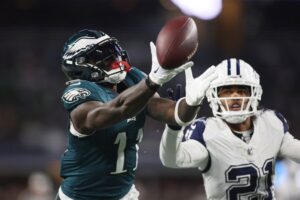 Cowboys Stomp Eagles in Dominant 33-13 Victory